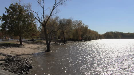 Iowa-Mississippi-River-bank